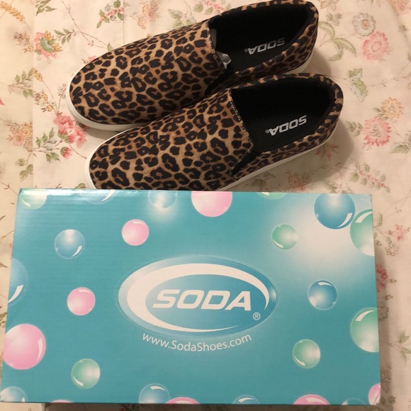 FIRM PRICE💛 Cheetah print canvas shoes 💛 BNIB!!